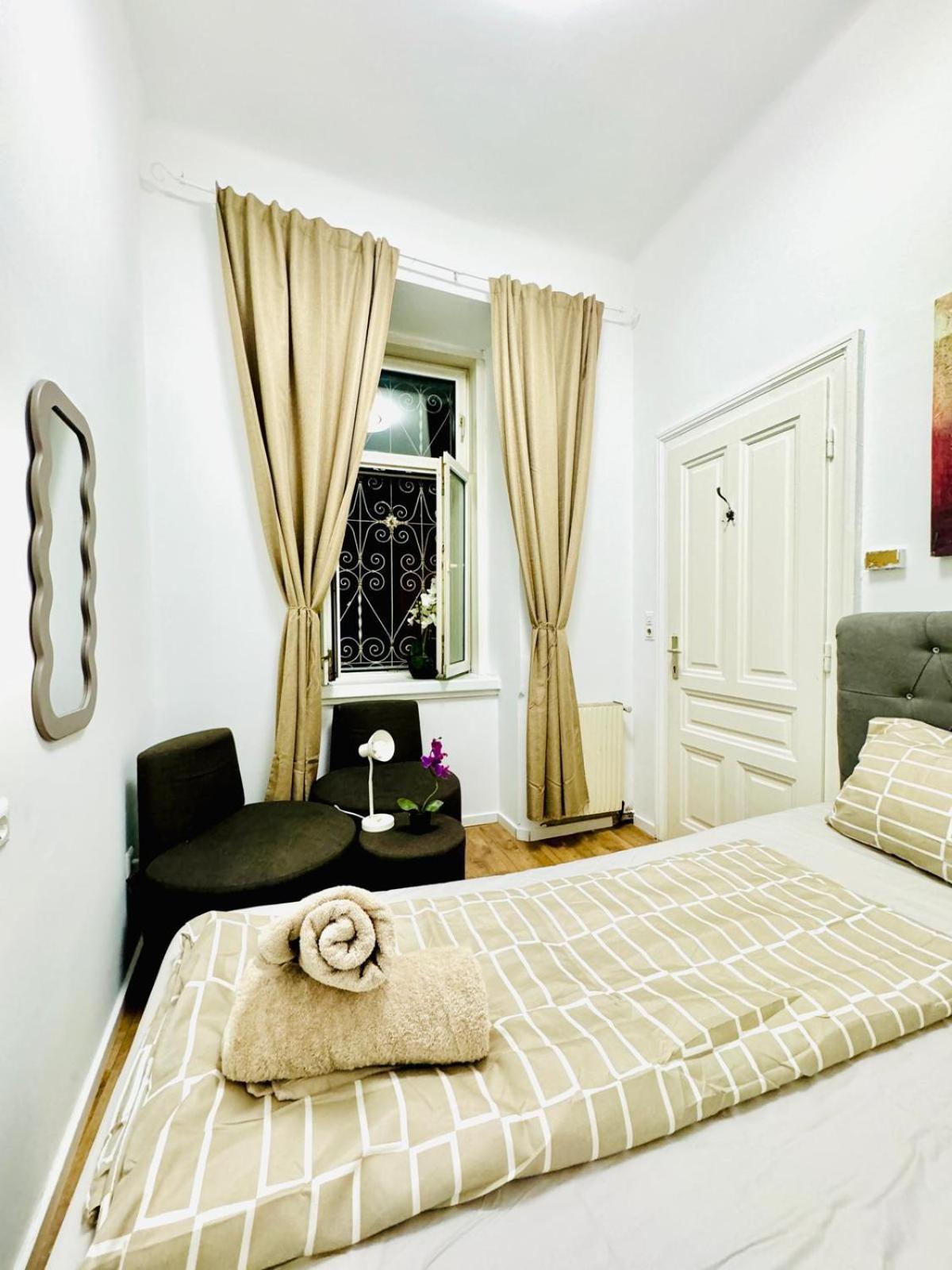 Cozy 9Br Shared Apartment, Only 12Min Walk To Augarten Vienna Esterno foto