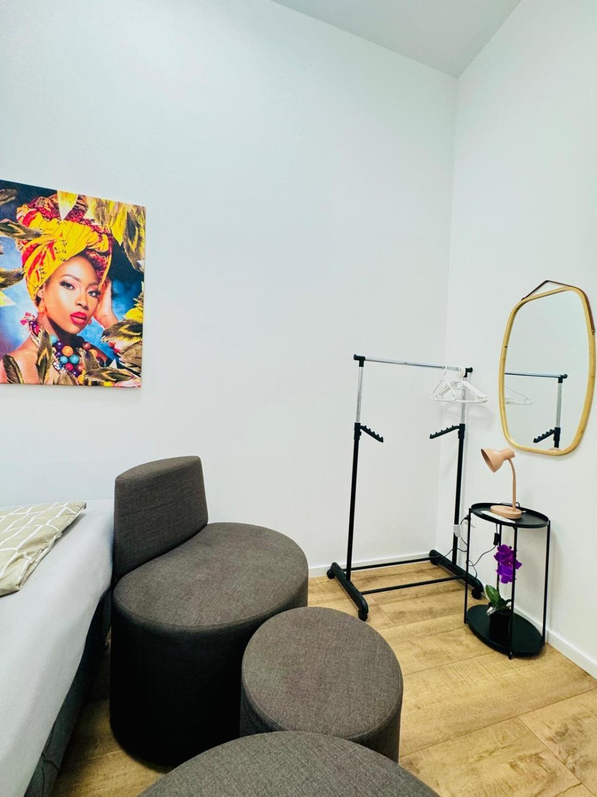 Cozy 9Br Shared Apartment, Only 12Min Walk To Augarten Vienna Esterno foto