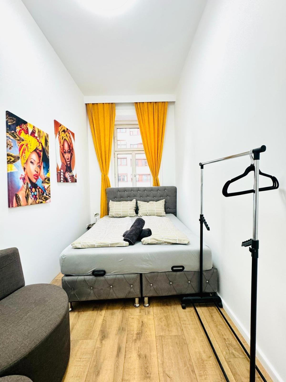 Cozy 9Br Shared Apartment, Only 12Min Walk To Augarten Vienna Esterno foto