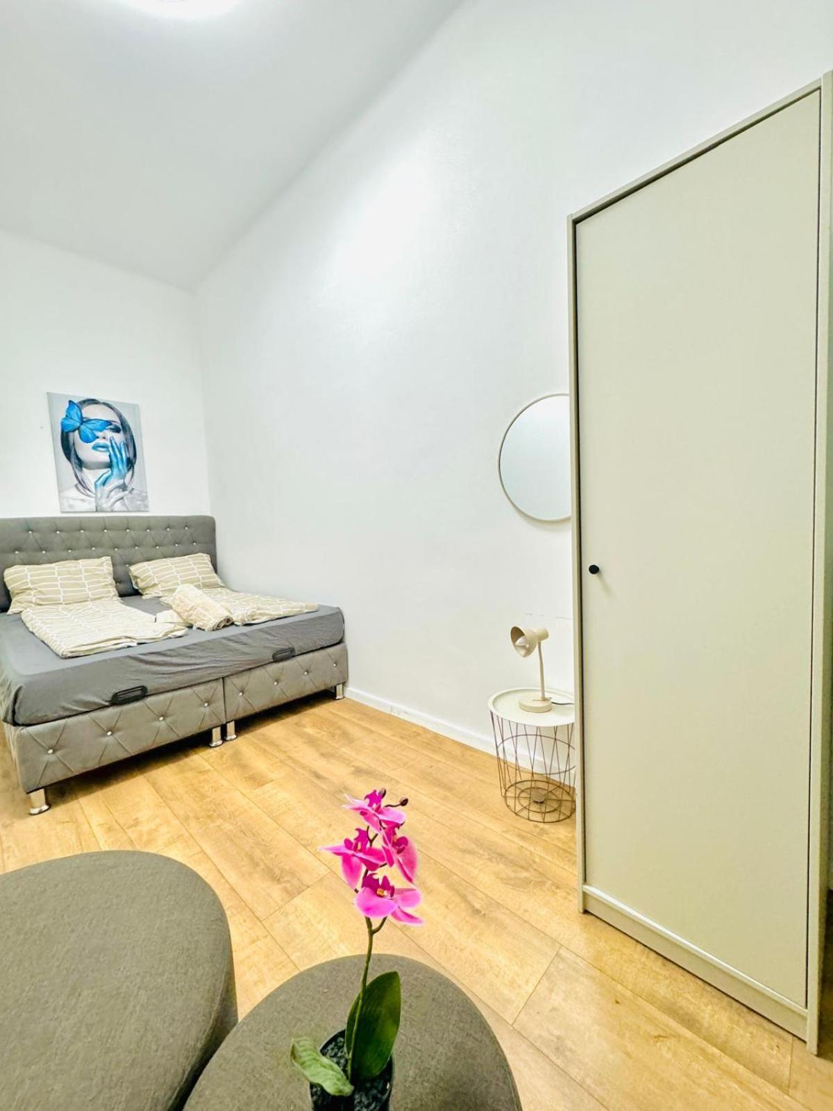Cozy 9Br Shared Apartment, Only 12Min Walk To Augarten Vienna Esterno foto