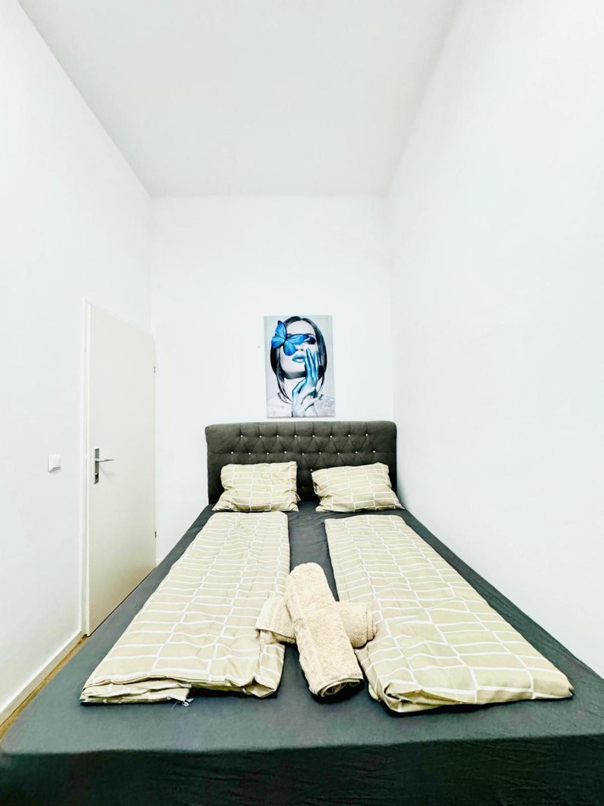 Cozy 9Br Shared Apartment, Only 12Min Walk To Augarten Vienna Esterno foto