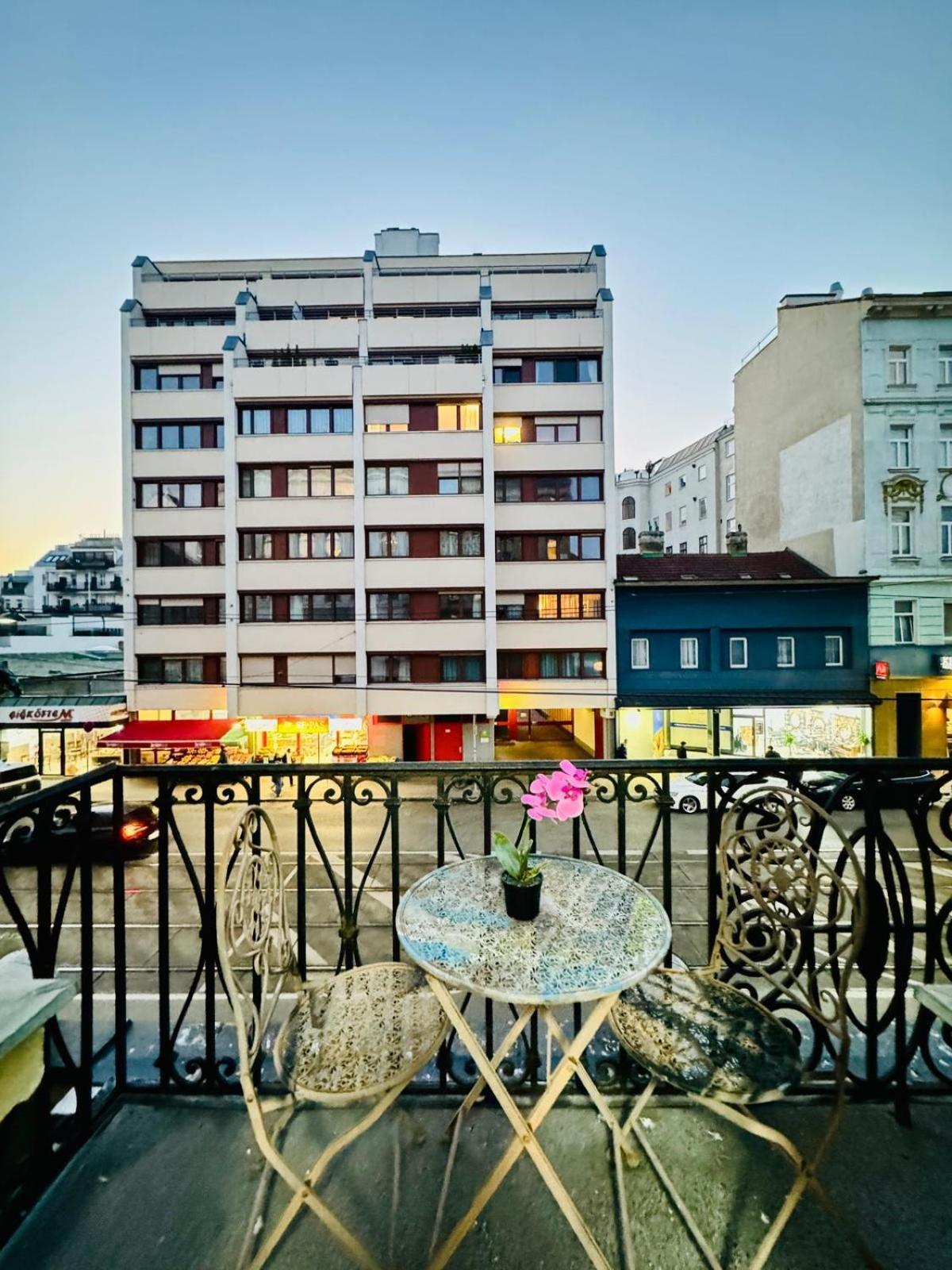 Cozy 9Br Shared Apartment, Only 12Min Walk To Augarten Vienna Esterno foto