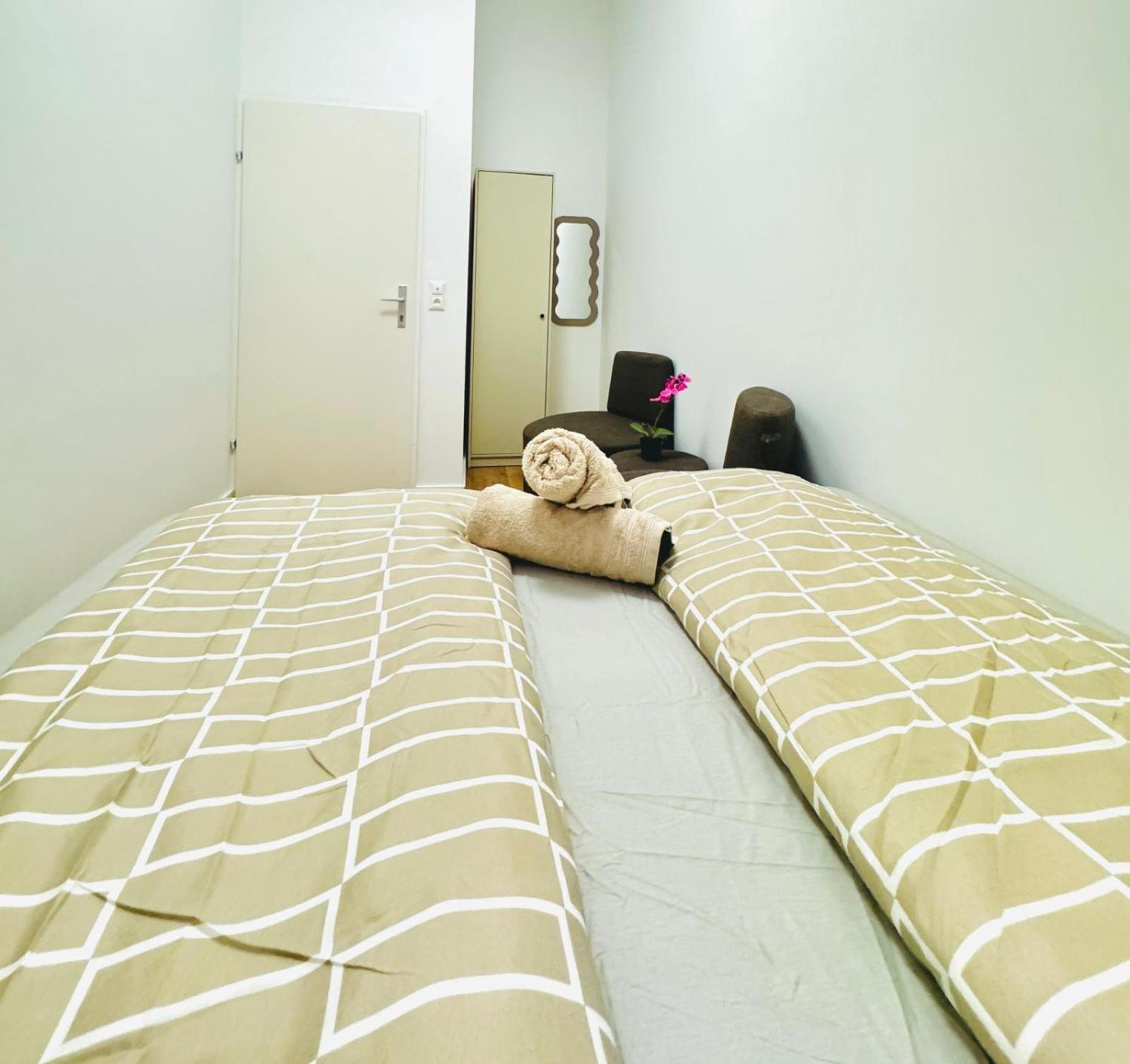 Cozy 9Br Shared Apartment, Only 12Min Walk To Augarten Vienna Esterno foto