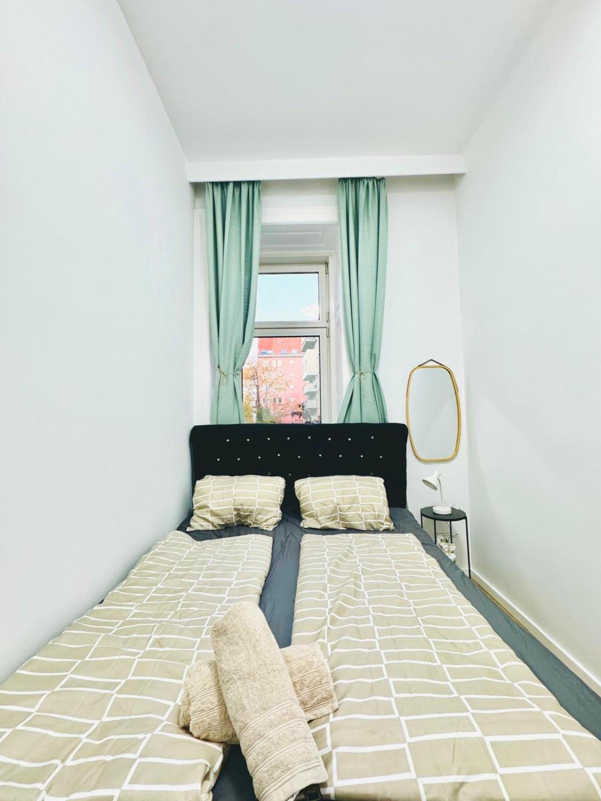 Cozy 9Br Shared Apartment, Only 12Min Walk To Augarten Vienna Esterno foto